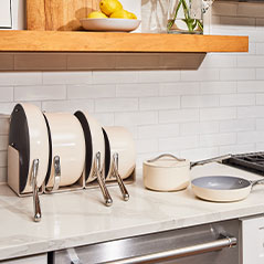 Visit the Deluxe Cookware Set page